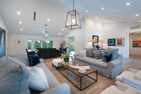 Villa ou maison à vendre à Palmetto Bay, Floride: 5 chambres, 334.91 m2 № 2009607 - photo 5