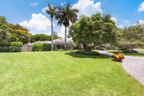 Villa ou maison à vendre à Palmetto Bay, Floride: 5 chambres, 334.91 m2 № 2009607 - photo 2