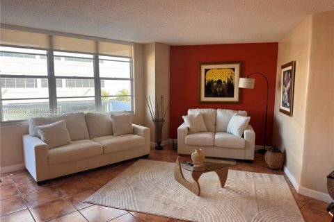 Copropriété à louer à Hollywood, Floride: 1 chambre, 78.69 m2 № 2145673 - photo 11