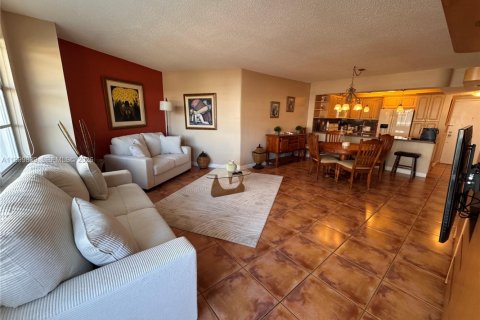 Copropriété à louer à Hollywood, Floride: 1 chambre, 78.69 m2 № 2145673 - photo 9