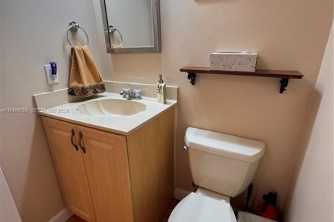 Copropriété à louer à Hollywood, Floride: 1 chambre, 78.69 m2 № 2145673 - photo 7