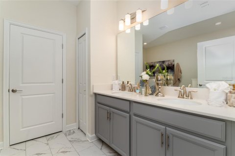 House in Davenport, Florida 8 bedrooms, 363.15 sq.m. № 1858308 - photo 16