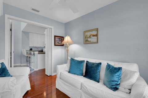 Condo in North Port, Florida, 2 bedrooms  № 2379154 - photo 11