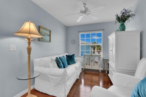 Condo in North Port, Florida, 2 bedrooms  № 2379154 - photo 12