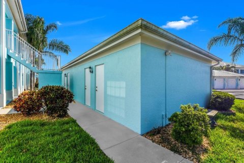 Condo in North Port, Florida, 2 bedrooms  № 2379154 - photo 30