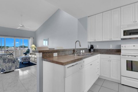 Condo in North Port, Florida, 2 bedrooms  № 2379154 - photo 7