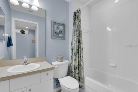 Condo in North Port, Florida, 2 bedrooms  № 2379154 - photo 22