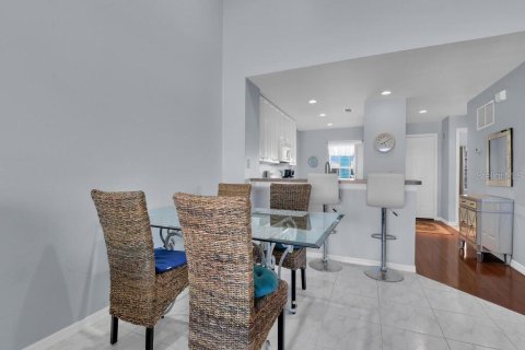 Condo in North Port, Florida, 2 bedrooms  № 2379154 - photo 3