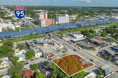Коммерческая недвижимость в Майами, Флорида № 2035278