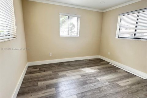 Villa ou maison à louer à Miami, Floride: 2 chambres, 149.57 m2 № 1945035 - photo 8