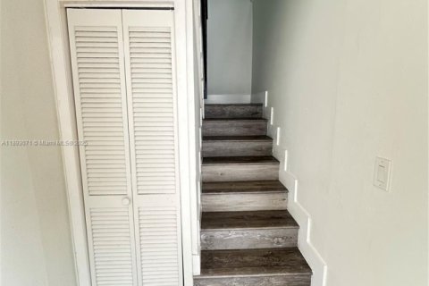 Villa ou maison à louer à Miami, Floride: 2 chambres, 149.57 m2 № 1945035 - photo 13