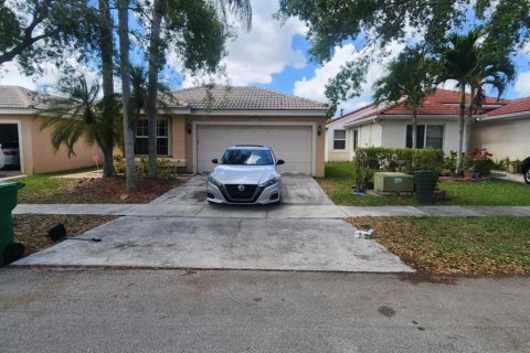 Casa en Miramar, Florida 3 dormitorios, 124.86 m2 № 2084017