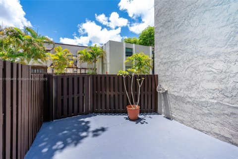 Condominio en venta en Miami, Florida, 3 dormitorios, 118.45 m2 № 1794858 - foto 12