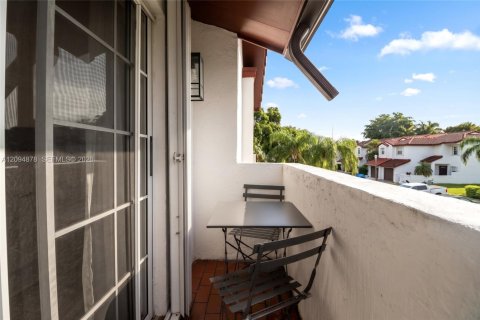 Townhouse in Cutler Bay, Florida 3 bedrooms, 148.74 sq.m. № 2382934 - photo 21