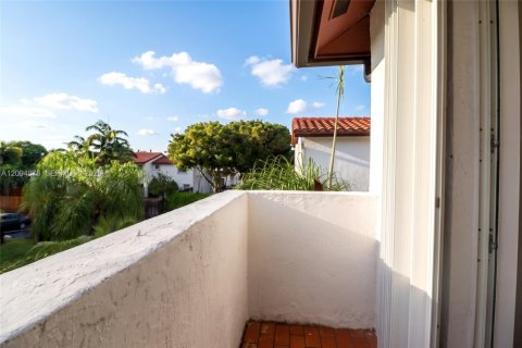 Townhouse in Cutler Bay, Florida 3 bedrooms, 148.74 sq.m. № 2382934 - photo 22