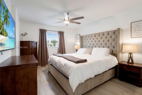 Townhouse in Cutler Bay, Florida 3 bedrooms, 148.74 sq.m. № 2382934 - photo 17