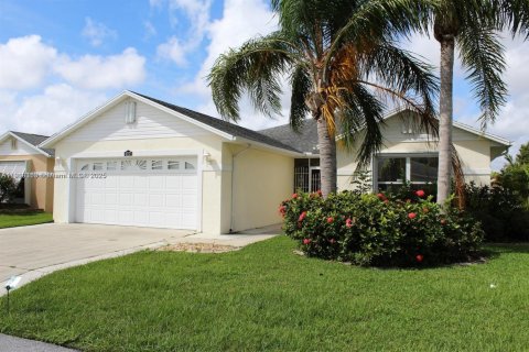 Купить виллу или дом в Сент-Луси, Флорида 2 спальни, 159.23м2, № 1991890 - фото 12