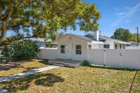 Villa ou maison à Saint Petersburg, Floride 3 chambres, 124.86 m2 № 2156475