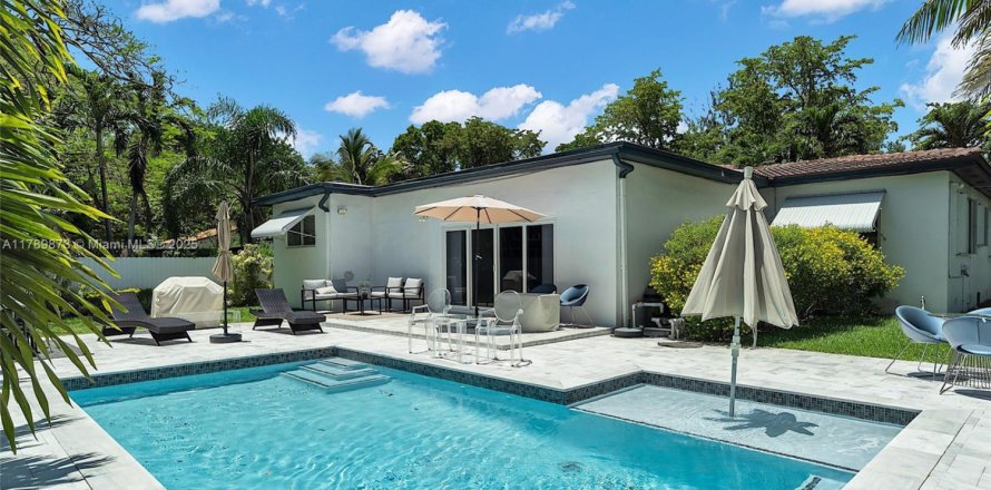 Casa en Biscayne Park, Florida 3 dormitorios, 175.31 m2 № 2077027