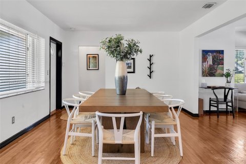 Casa en alquiler en Biscayne Park, Florida, 3 dormitorios, 175.31 m2 № 2077027 - foto 25