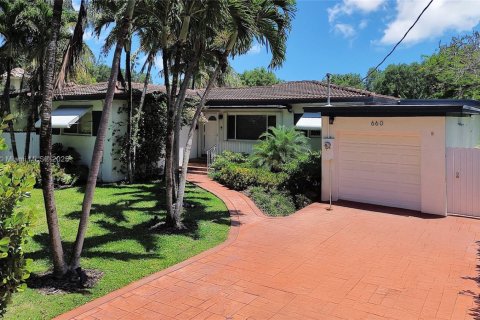 Casa en alquiler en Biscayne Park, Florida, 3 dormitorios, 175.31 m2 № 2077027 - foto 11