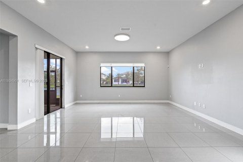 Casa en venta en Parkland, Florida, 4 dormitorios, 397.06 m2 № 1993057 - foto 14