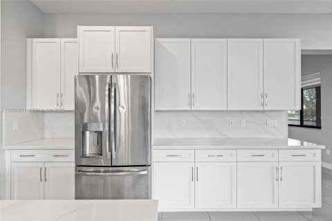 Casa en venta en Parkland, Florida, 4 dormitorios, 397.06 m2 № 1993057 - foto 23