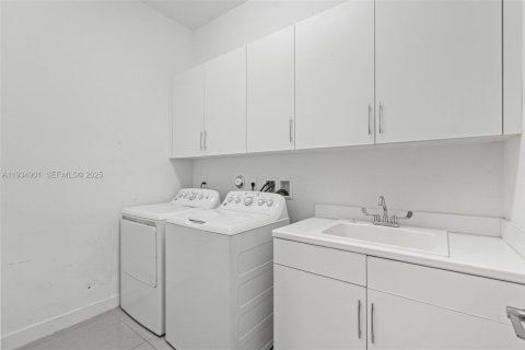 Casa en venta en Parkland, Florida, 4 dormitorios, 397.06 m2 № 1993057 - foto 26