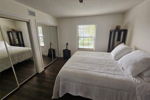 Condo in Port St. Lucie, Florida, 2 bedrooms  № 2079408 - photo 9