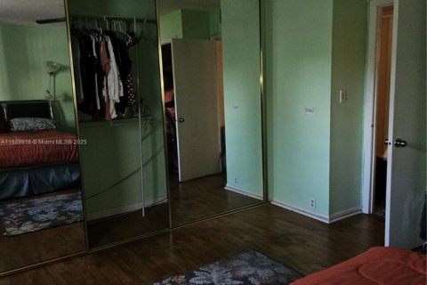 Купить кондоминиум в Лодердейл-Лейкс, Флорида 2 спальни, 87.7м2, № 2014102 - фото 16