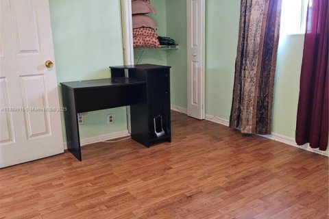 Купить кондоминиум в Лодердейл-Лейкс, Флорида 2 спальни, 87.7м2, № 2014102 - фото 11