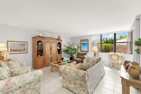 Copropriété à vendre à Aventura, Floride: 2 chambres, 120.12 m2 № 2043167 - photo 16