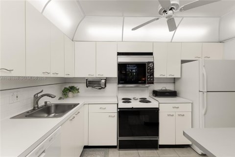 Copropriété à vendre à Aventura, Floride: 2 chambres, 120.12 m2 № 2043167 - photo 8