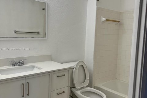 Condo in North Miami Beach, Florida, 1 bedroom  № 1882170 - photo 6