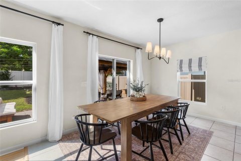 Villa ou maison à vendre à Zephyrhills, Floride: 4 chambres, 176.05 m2 № 2427009 - photo 14