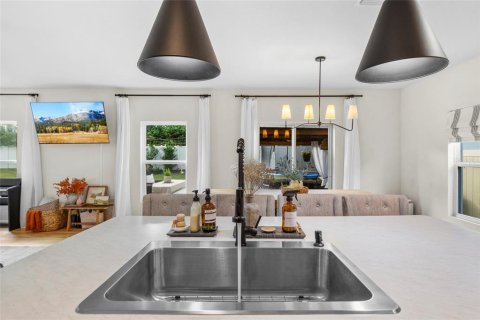 Villa ou maison à vendre à Zephyrhills, Floride: 4 chambres, 176.05 m2 № 2427009 - photo 24