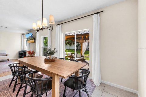 Villa ou maison à vendre à Zephyrhills, Floride: 4 chambres, 176.05 m2 № 2427009 - photo 15