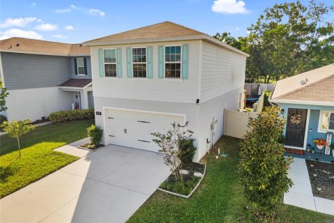 Villa ou maison à vendre à Zephyrhills, Floride: 4 chambres, 176.05 m2 № 2427009 - photo 5