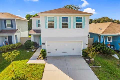 Villa ou maison à vendre à Zephyrhills, Floride: 4 chambres, 176.05 m2 № 2427009 - photo 4