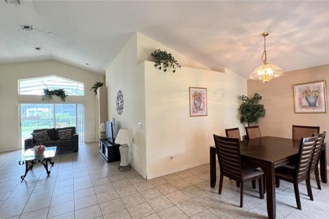 Casa en alquiler en Kissimmee, Florida, 4 dormitorios, 166.39 m2 № 1910320 - foto 11