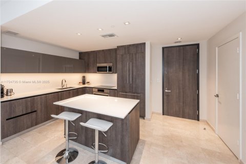 Condo in Miami, Florida, 2 bedrooms  № 1867209 - photo 6