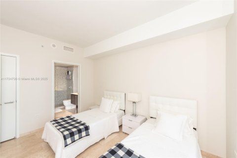 Condo in Miami, Florida, 2 bedrooms  № 1867209 - photo 14