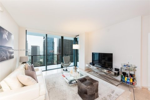 Condo in Miami, Florida, 2 bedrooms  № 1867209 - photo 1