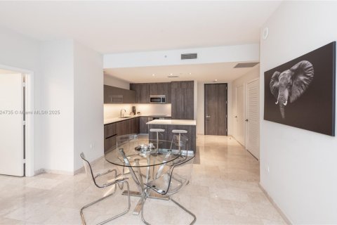 Condo in Miami, Florida, 2 bedrooms  № 1867209 - photo 4