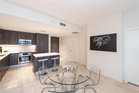 Condo in Miami, Florida, 2 bedrooms  № 1867209 - photo 5