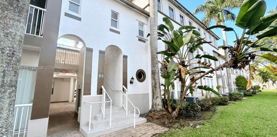 Condo à Miramar, Floride, 3 chambres № 2036371