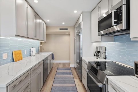 Condo in Longboat Key, Florida, 2 bedrooms  № 1619505 - photo 18