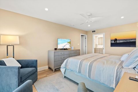 Condo in Longboat Key, Florida, 2 bedrooms  № 1619505 - photo 25
