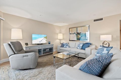 Condo in Longboat Key, Florida, 2 bedrooms  № 1619505 - photo 4