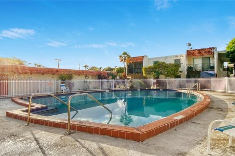 Condominio en venta en Palmetto Bay, Florida, 1 dormitorio, 52.03 m2 № 1942369 - foto 18